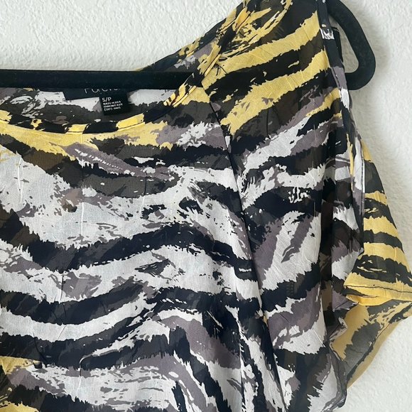 Forever 21 | Sheer Cold-Shoulder Tunic - Picture 2 of 5